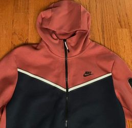 Nike tech large