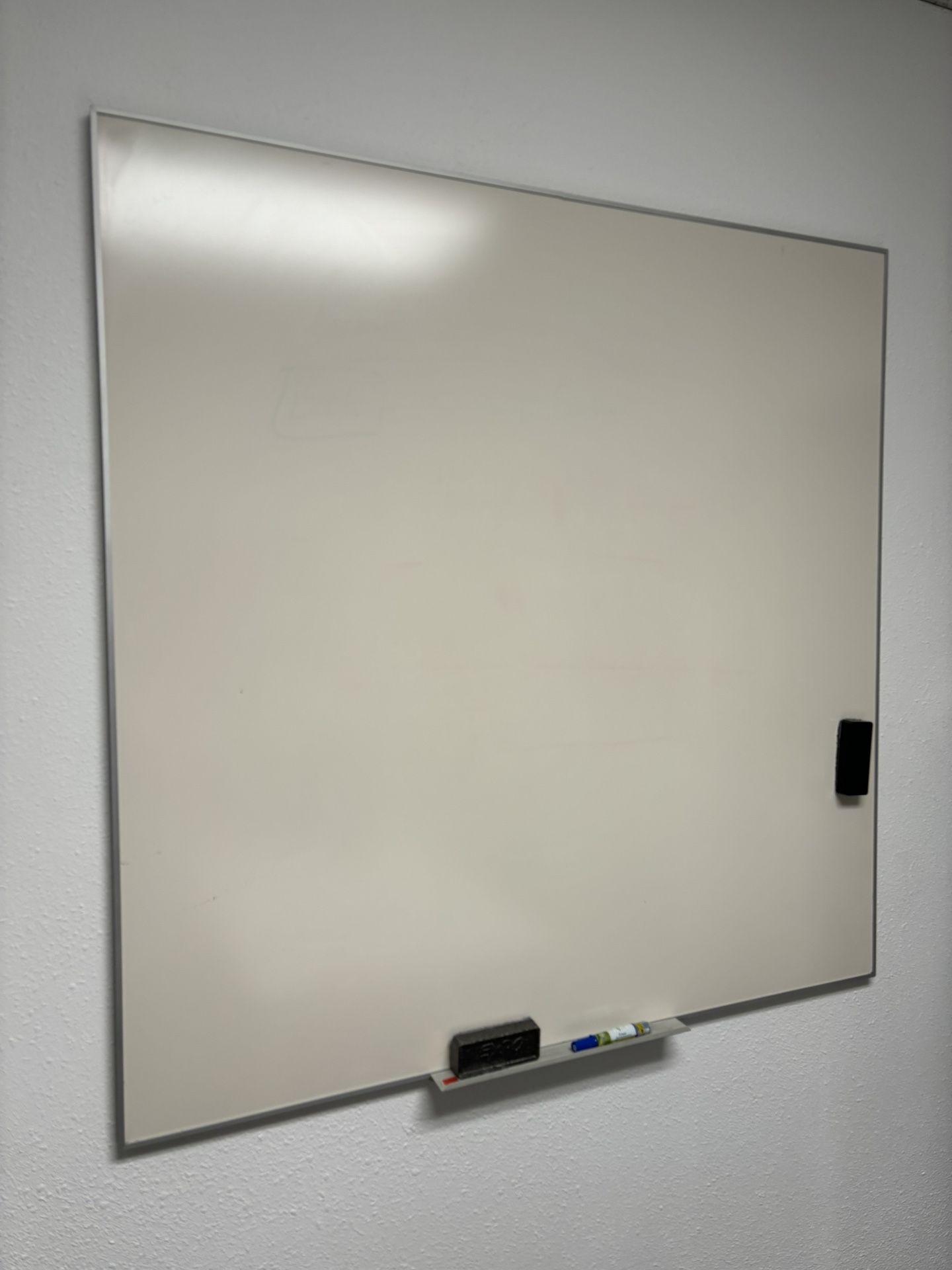 White board (48”x 48”)