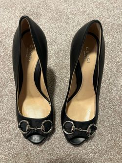 Gucci Horsebit Peep Toe Pumps – Size 37.5 (US 6.5) – Black Leather – Excellent Condition