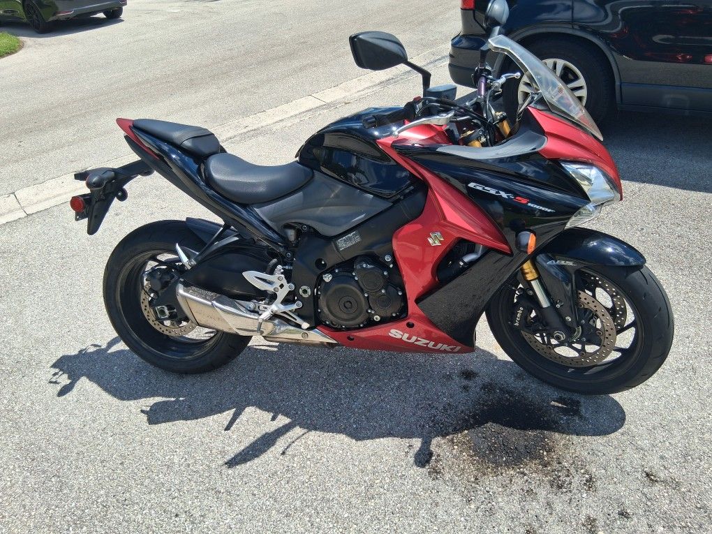 2016 Suzuki GSXS1000F