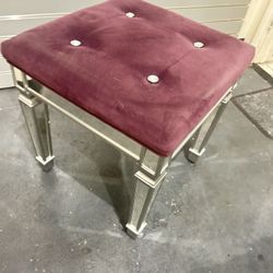 Ottoman Chair With Jewels  And Mirror