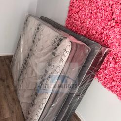 Queen mattress pillow top set with box spring (2pc - new)