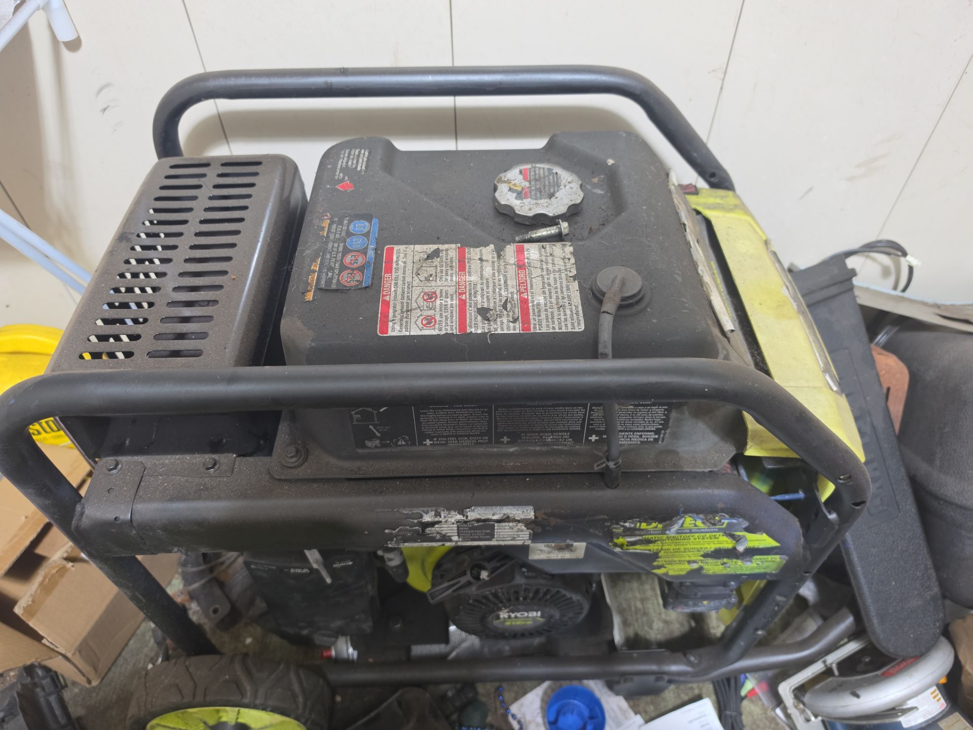 Ryobi generator 4000 W runs great