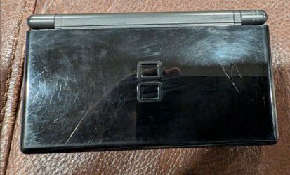 Nintendo DS Lite - Onyx Black with charger and stylus WORKS