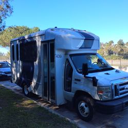 2015 Ford E-350 SHUTTLE BUS