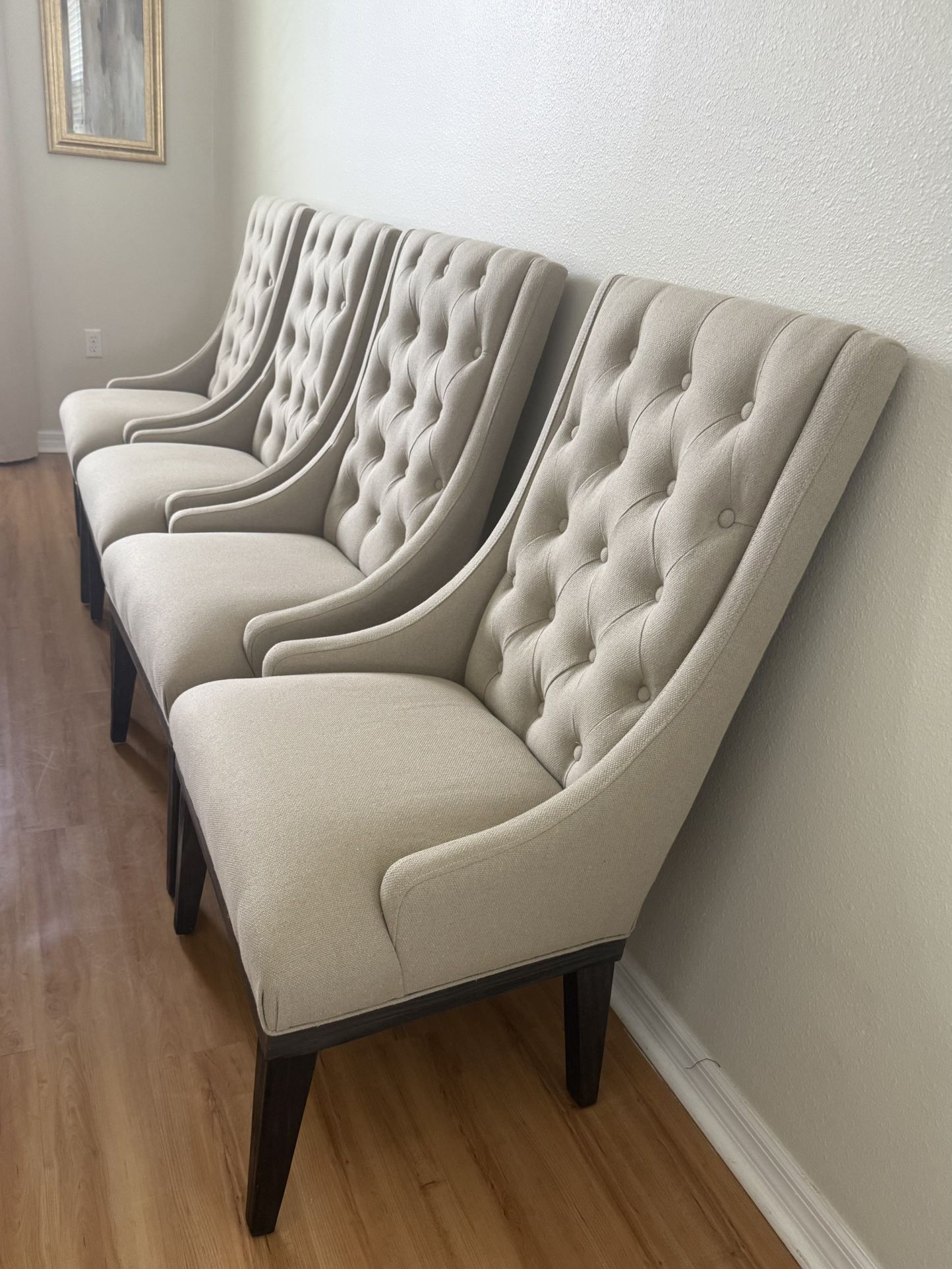 8 Dining Table Chairs 