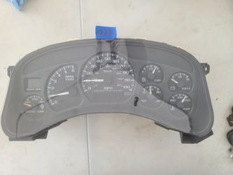 2002 Sierra Silverado Hd clusterspeedometer part