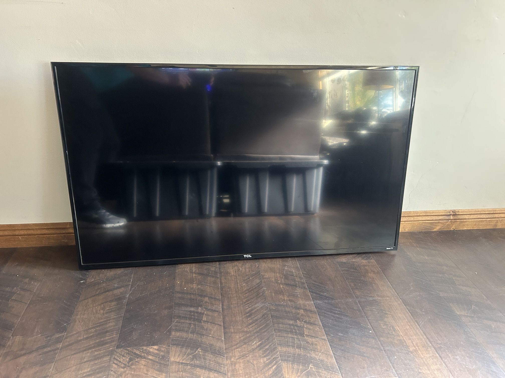 TCL Roku TV  55 Inch Nothing Wrong With It Works Great!