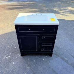 Style Selections Cauley 30-in Black Single Sink Bathroom Vanity with White Cultured Marble Top