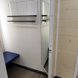 Fitting room Corner mirror