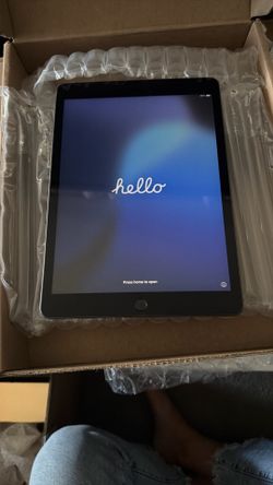 Apple iPad 7th Generation 32GB Wi-Fi Space Gray.