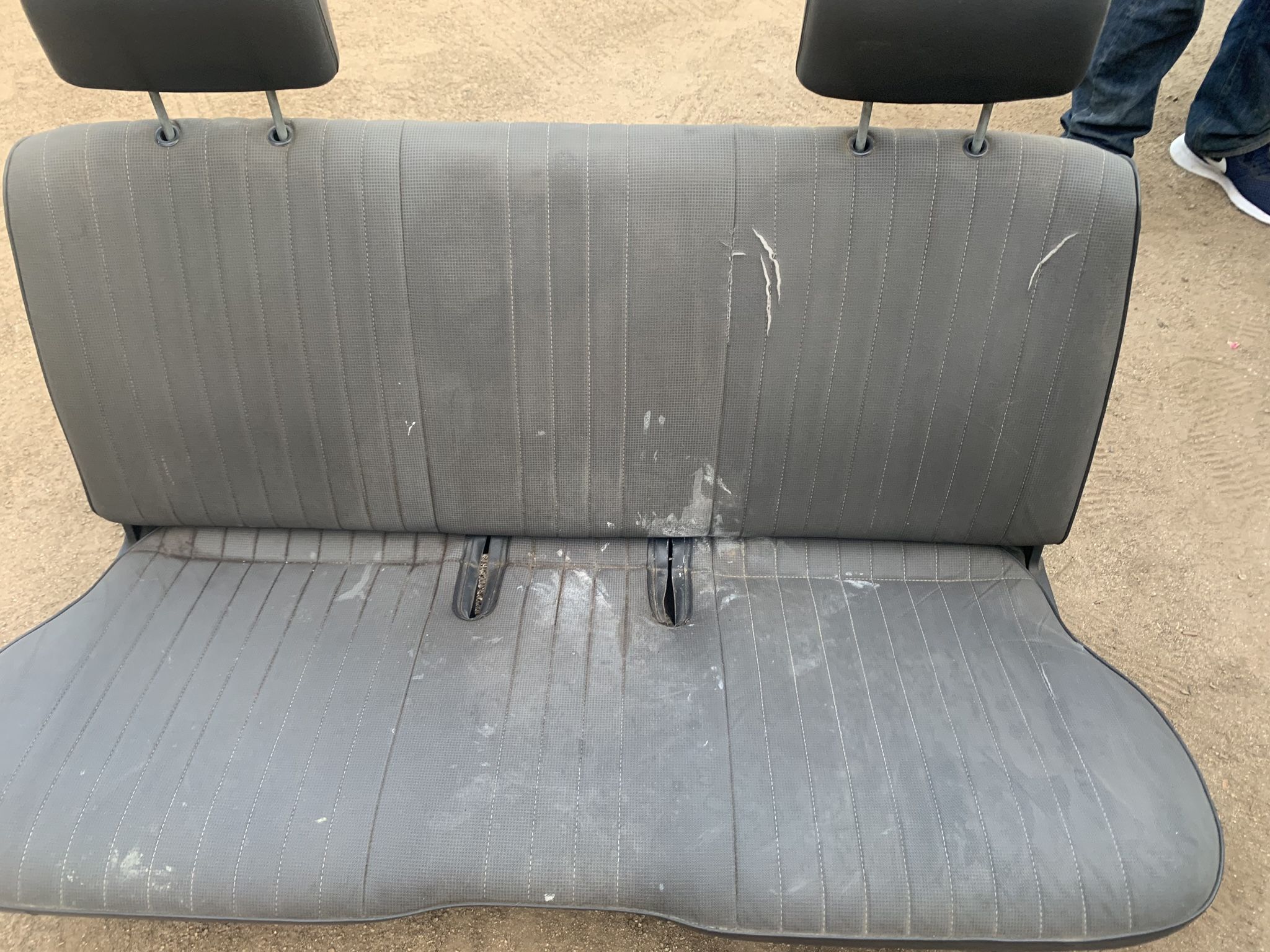 Nissan hardbody deals bench seat replacement