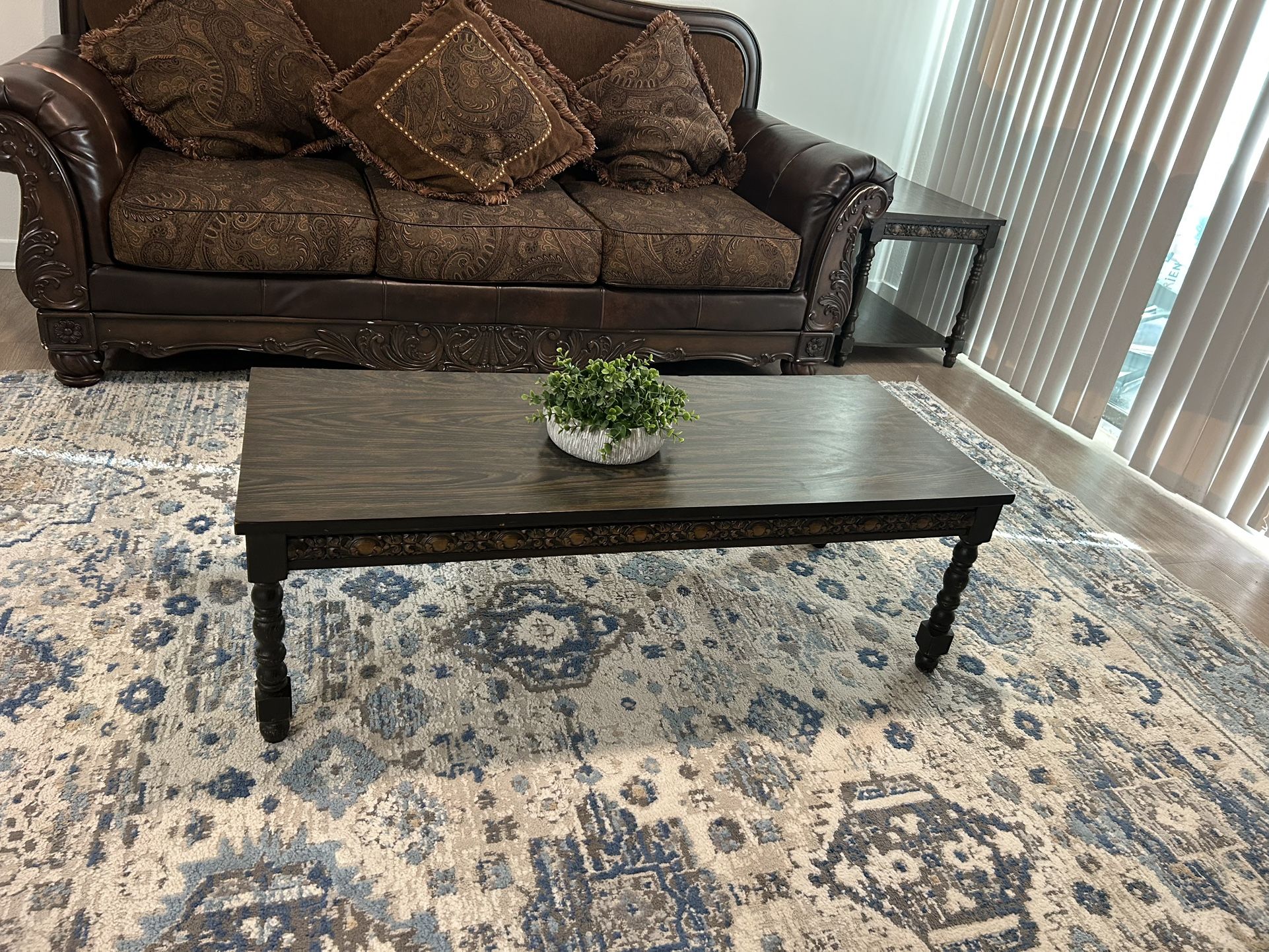 3-Piece Coffee Table & End Table Set – Classic Style, Good Condition