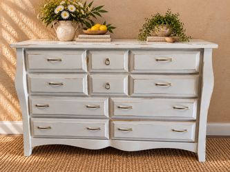 Distressed Cottage White 10-Drawer Dresser