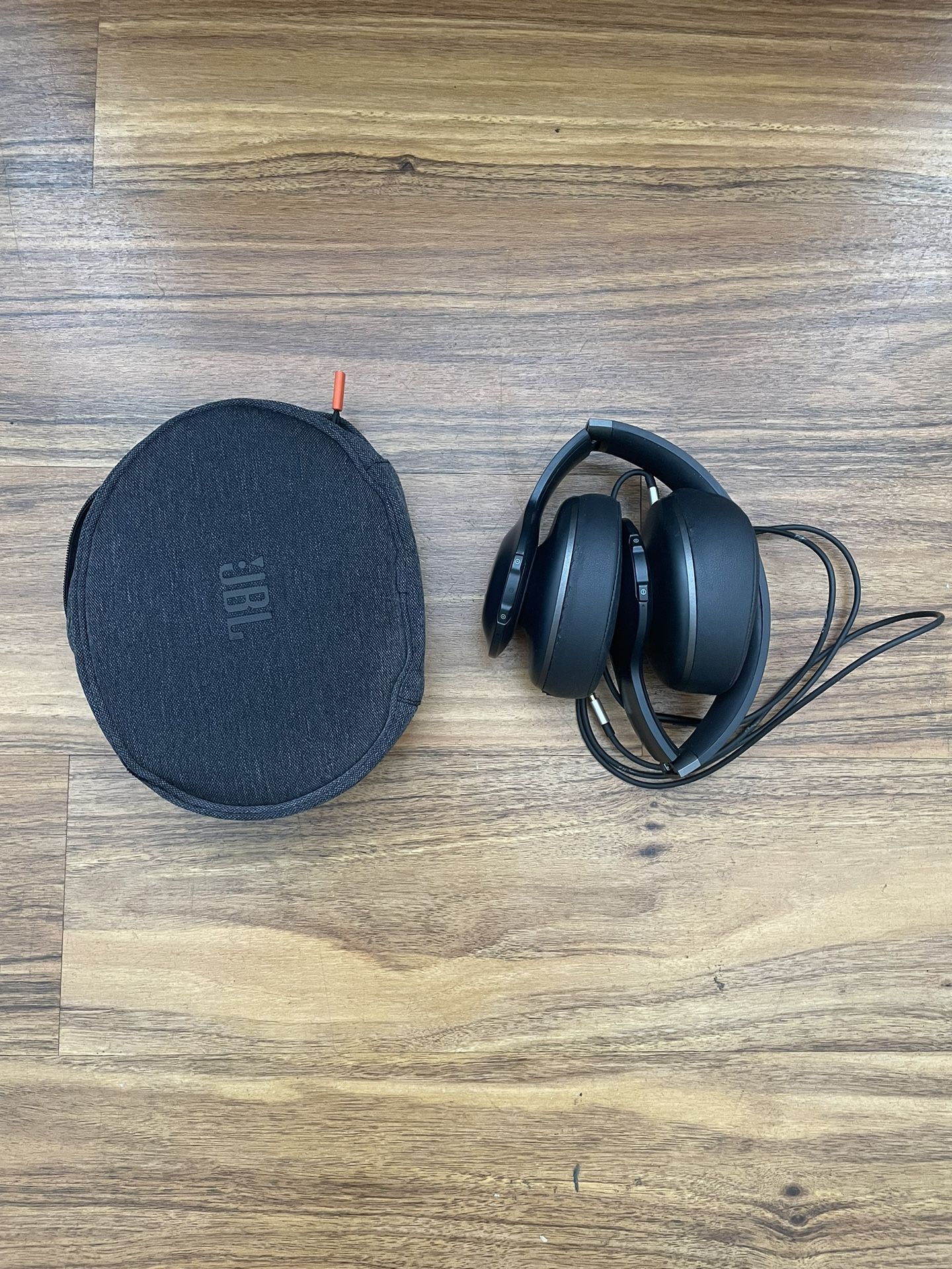 JBL Everest Elite 700 Noise Cancelling Headphones