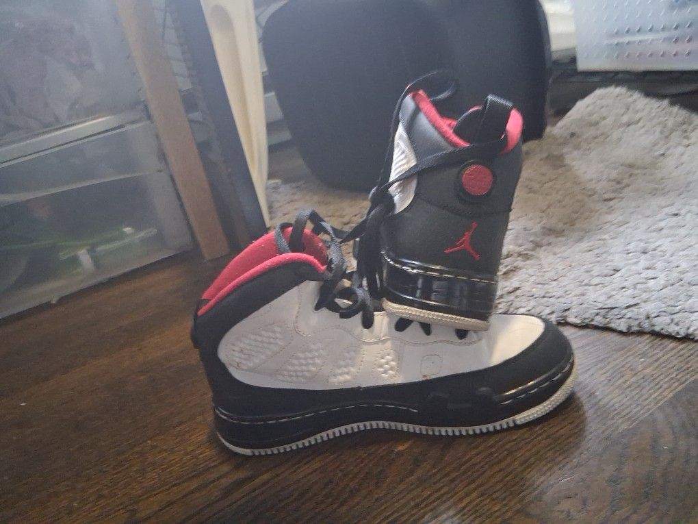 Jordan's Size 6.5 Good Condition F