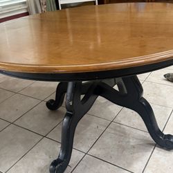 DiningRoom/Kitchen Table w/ Leaf And 6 Chairs 