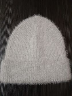 WOMEN'S BEANIE NEW