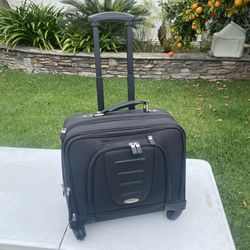 Like New Samsonite Business Carry On Luggage