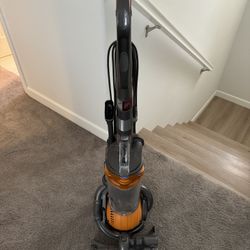 Dyson DC25 Upright Vacuum 