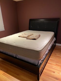 Black Queen-Sized Sleigh Bedframe