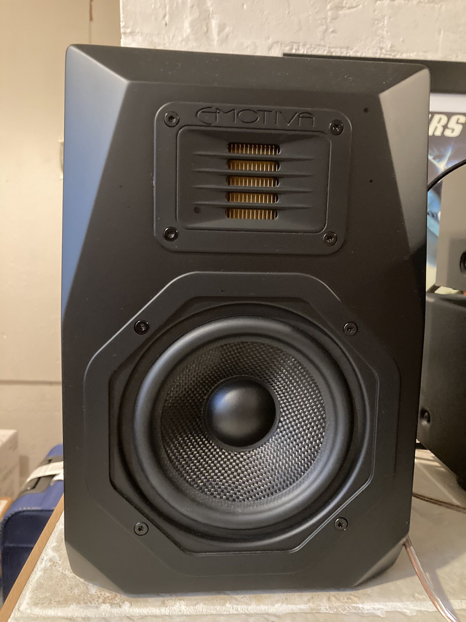 Emotiva Airmotiv B1+ Audiophile Bookshelf Speakers