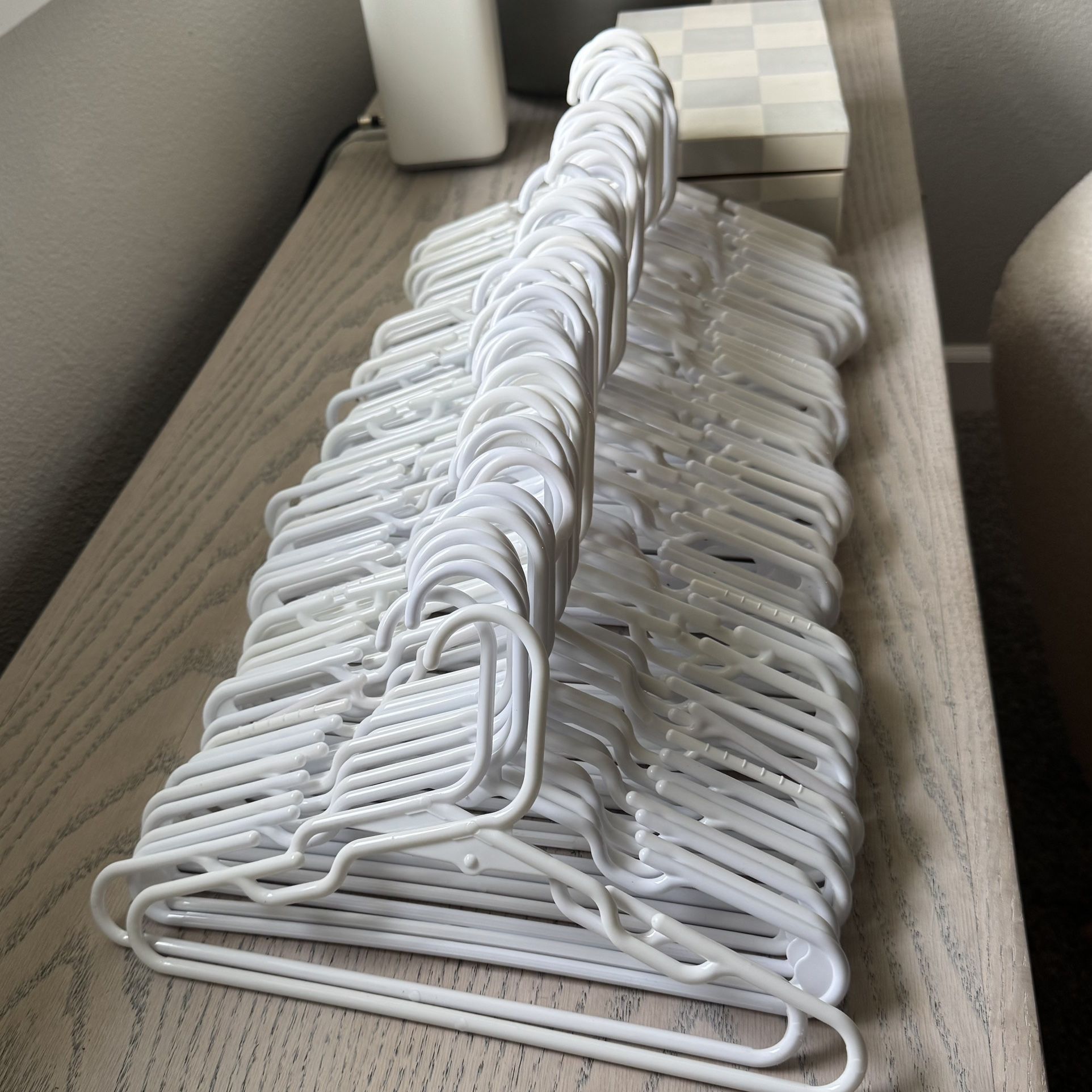 White 75 White Plastic Hangers, Kids Size (infant-Size 5t Roughly)