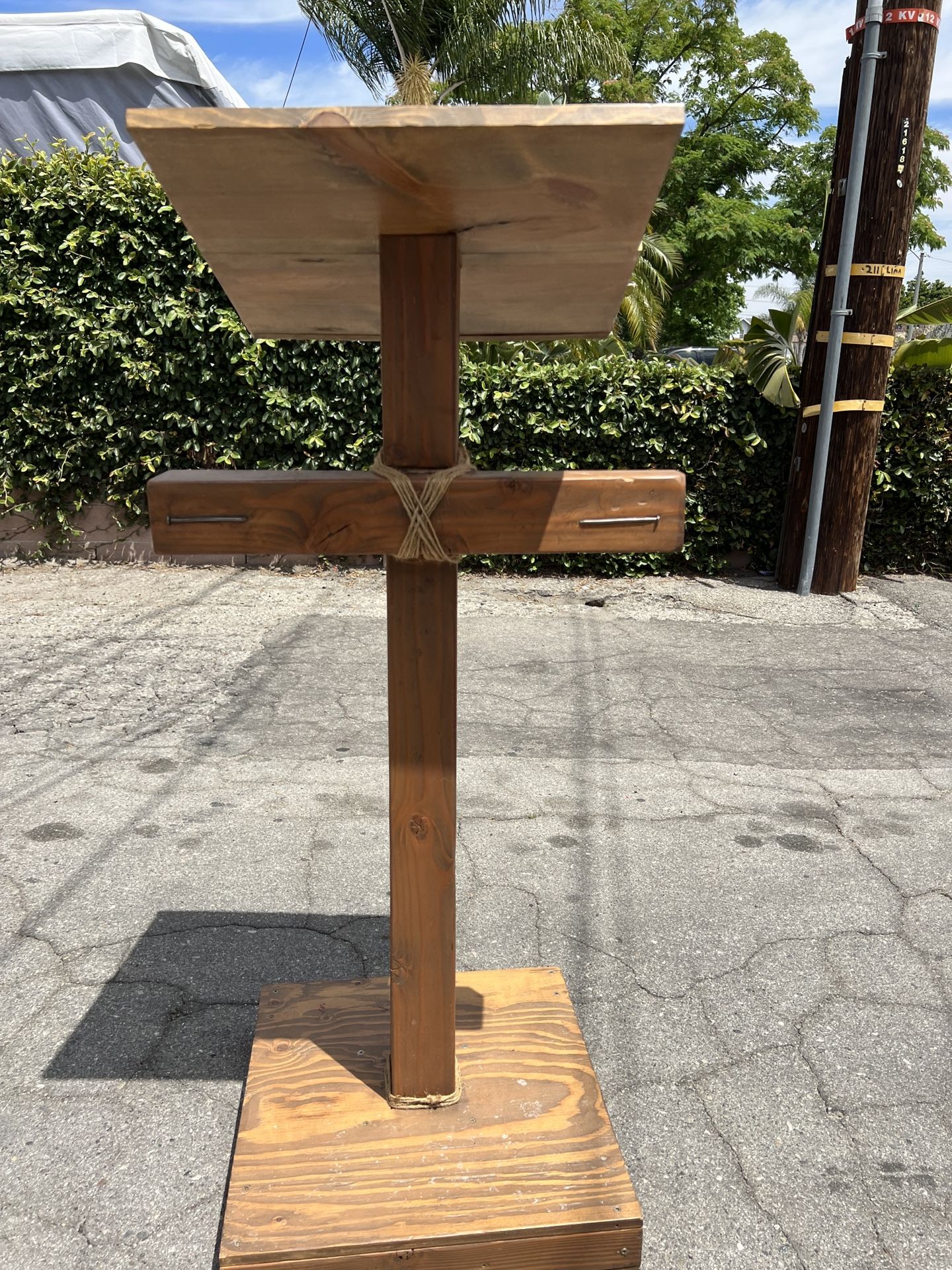 Preaching Pulpit Lectern Podium Cross & Nails