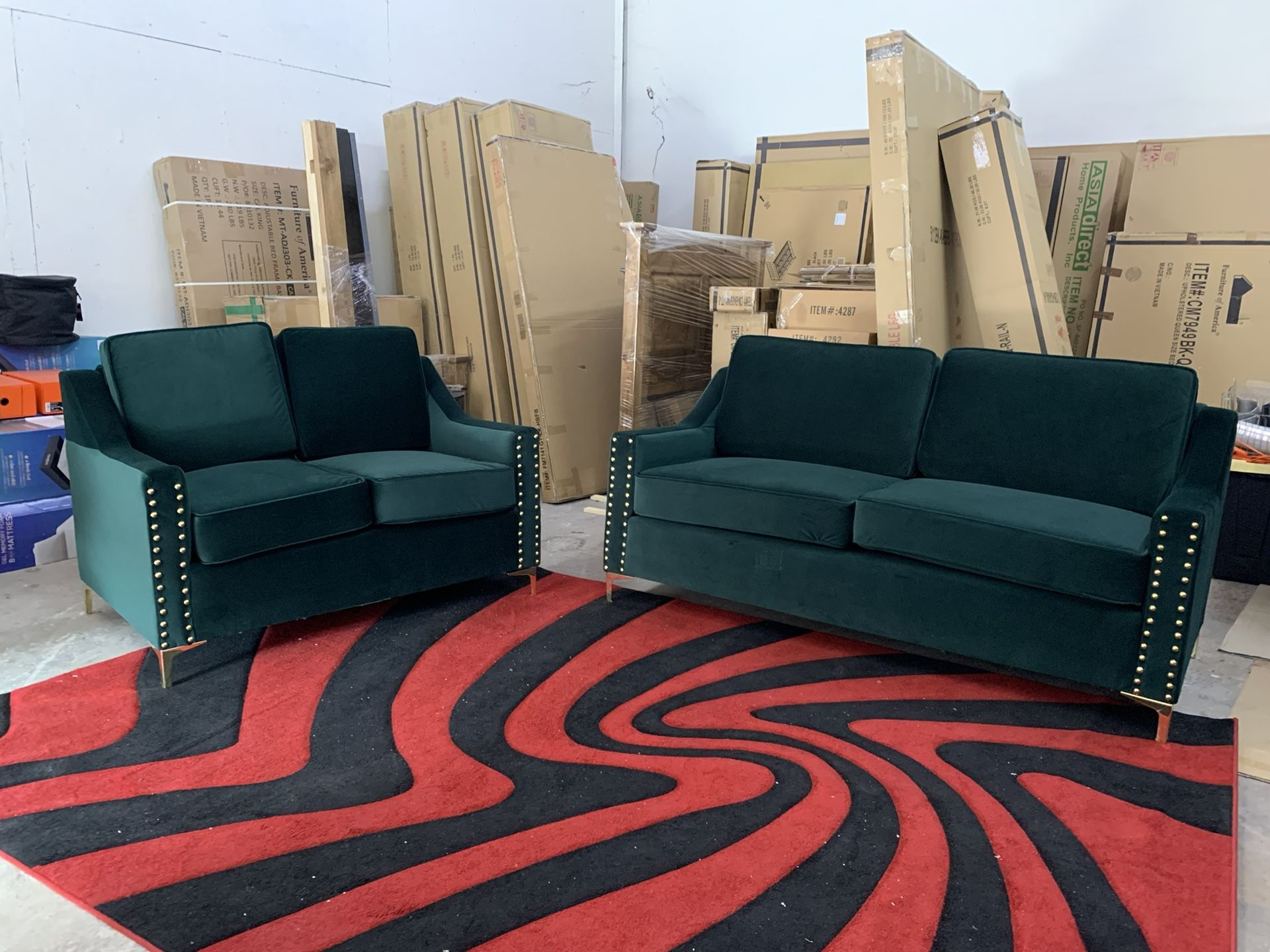 $899 Brand New Sofa And Loveseat Set Made In The USA 🇺🇸 (Read Description Below)