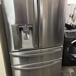 LG 4 Door French Door Refrigerator 