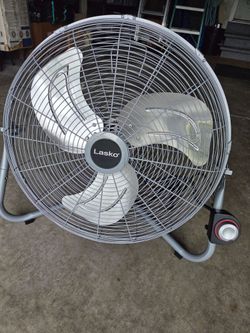 LASKO 20" 3 SPEED FLOOR FAN - NEW