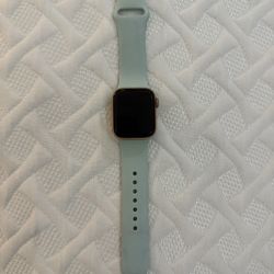 Apple Watch Series 4 – Working – Good Condition