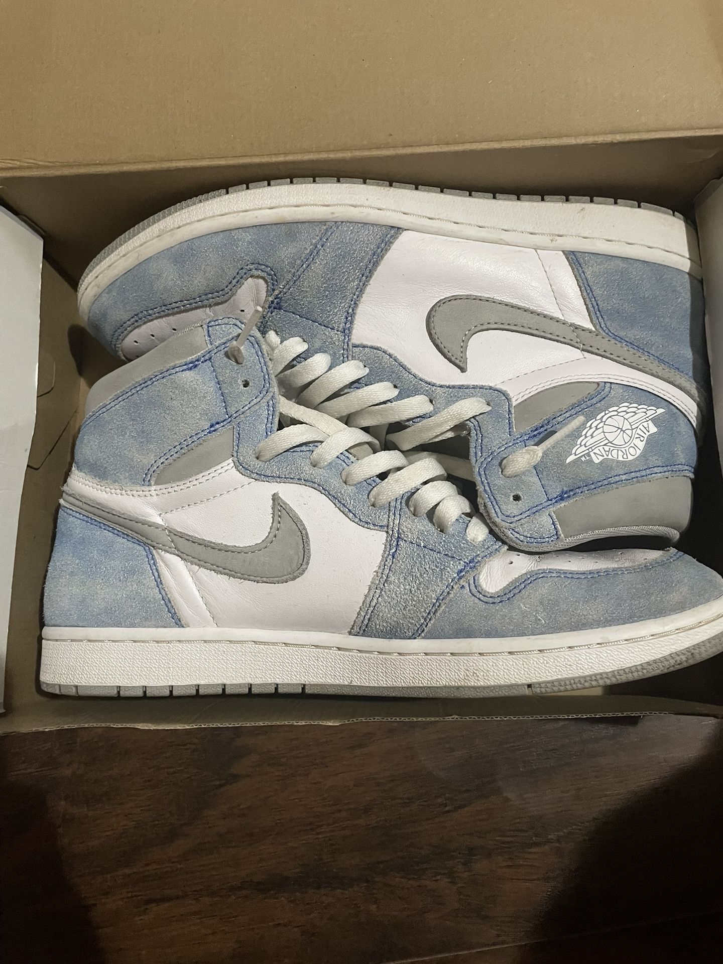 Jordan 1 Retro High Hyper Royal Smoke Gray