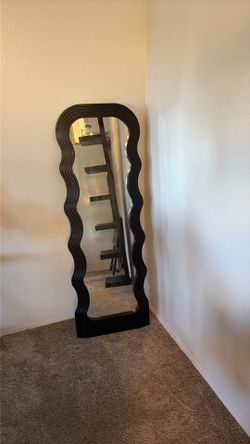Wavy Mirror