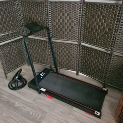 *New* Foldable Treadmill / Walking Pad with Remote / Up to 10.9mph