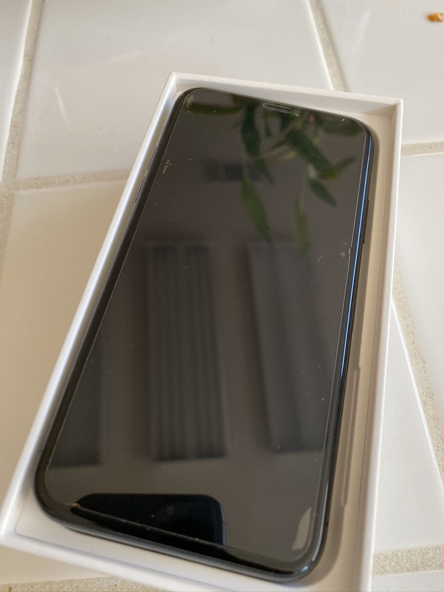 iPhone X 64GB (excellent condition)