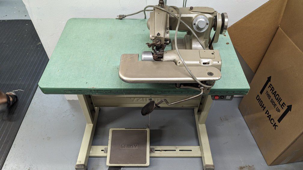 Consew Industrial Machine For Invisible Hems for Sale