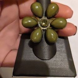 Stretchy Green Flower Ring
