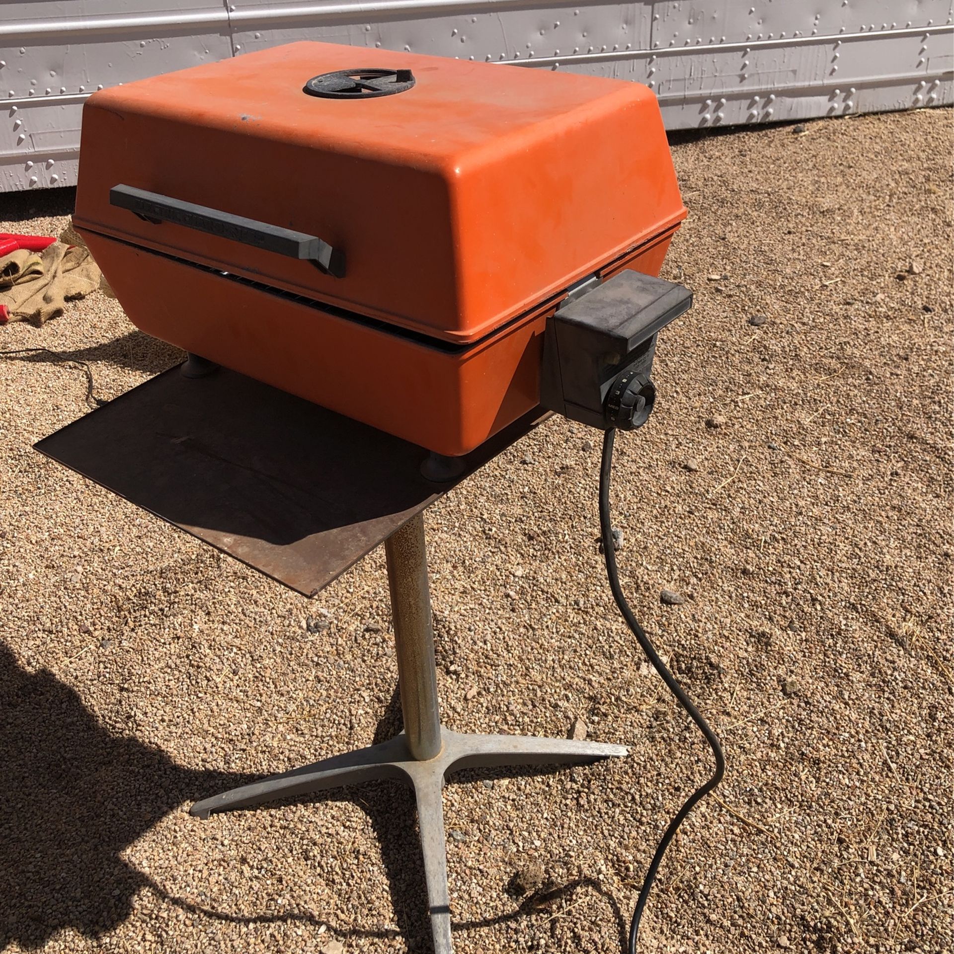 Vintage 70s Orange Char-B-que Electric Grill