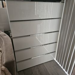 Five Drawer Dresser- Contemporary - Lacquer 