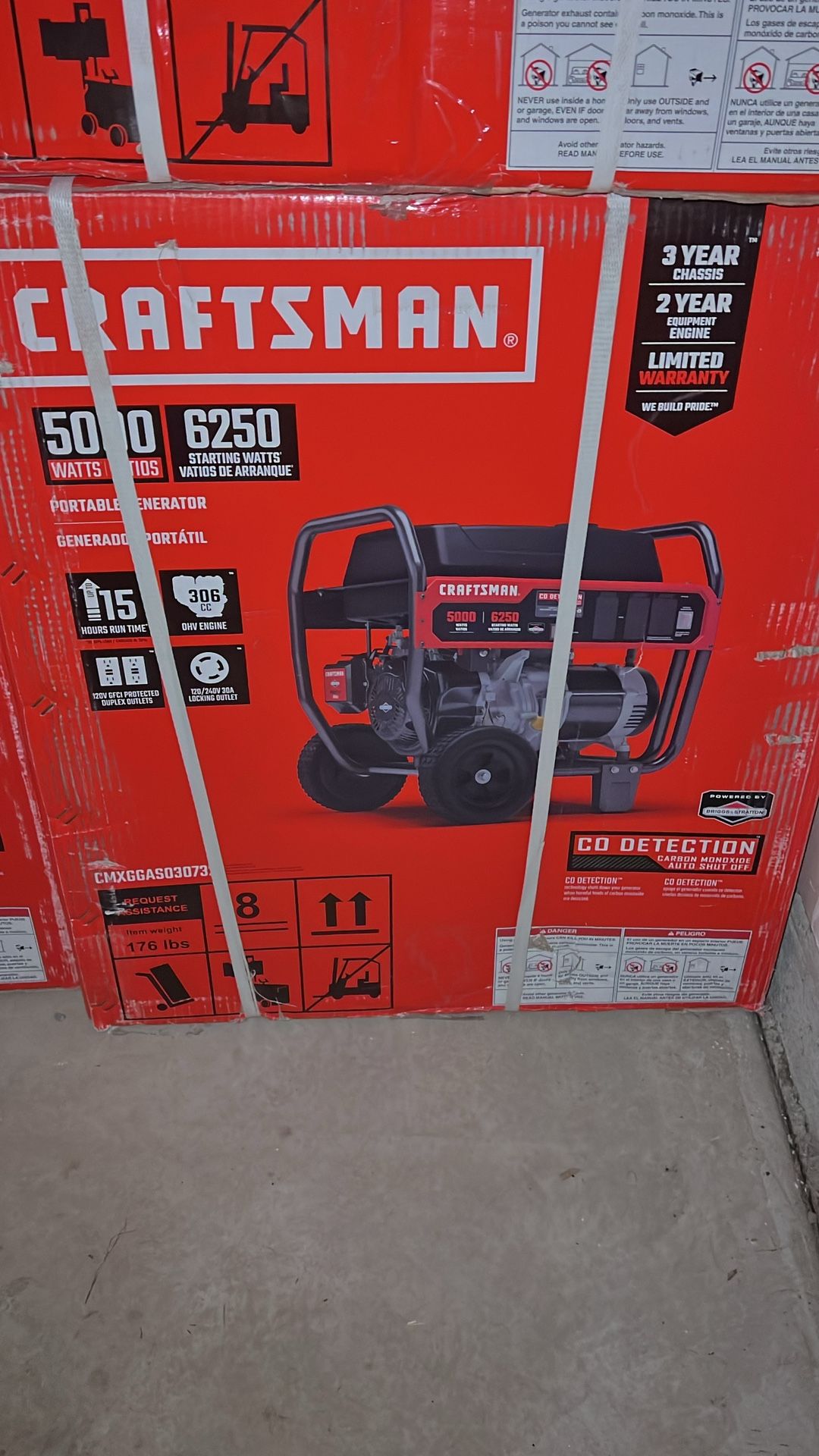 CRAFTSMAN 5000-Watt Gasoline Portable Generator with Briggs & Stratton Engine