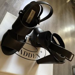 High Hills Steve Madden Size 6