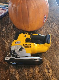 DEWALT 20v Xr Nuevo Tool Only