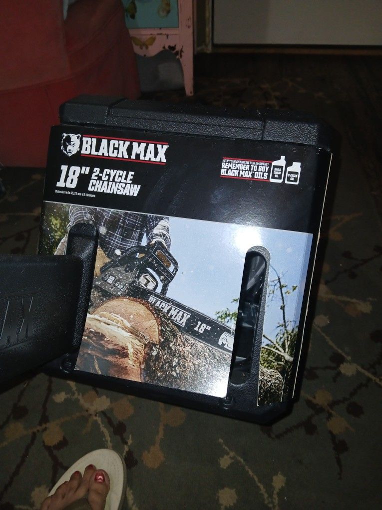 Chain Saw Black Max 18" 3cycle Chainsaw
