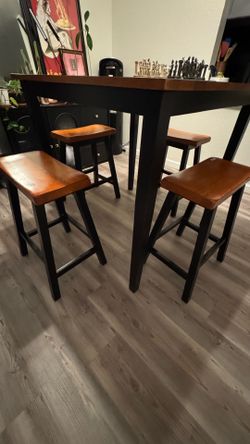 4 Barstools