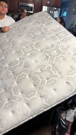 Queen Mattress With Box Base Saller 