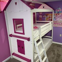 New Bunk Bed Wth Matresses For $1500