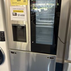 Refrigerator Knock Door Dual Ice Crafted