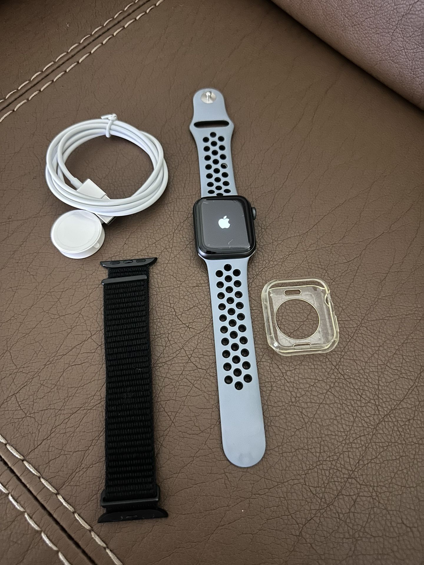 Apple Watch SE Nike+ 