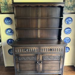 Display And Storage Hutch 